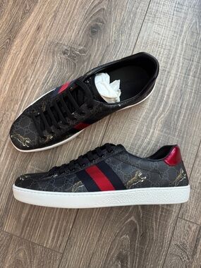 Gucci Black Leather Low-Top Sneaker with Red & Navy Web Stripe